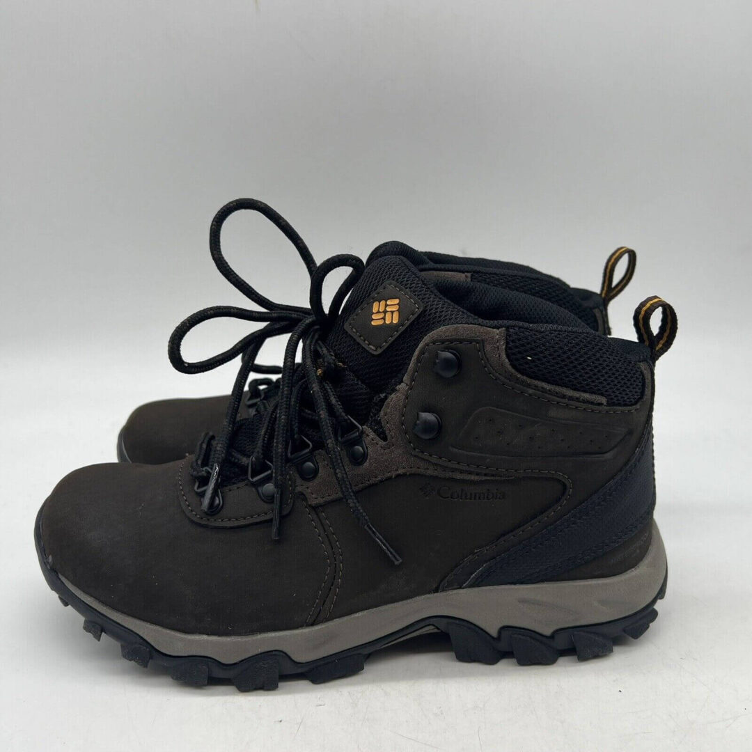 19 Best Hiking Boots for Overpronation In 2023 (Tested!)