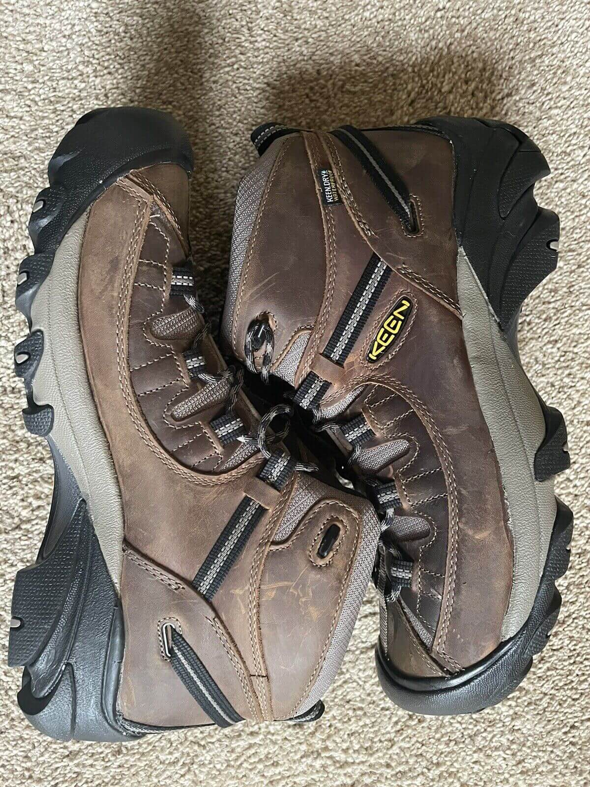 19 Best Hiking Boots for Overpronation In 2023 (Tested!)