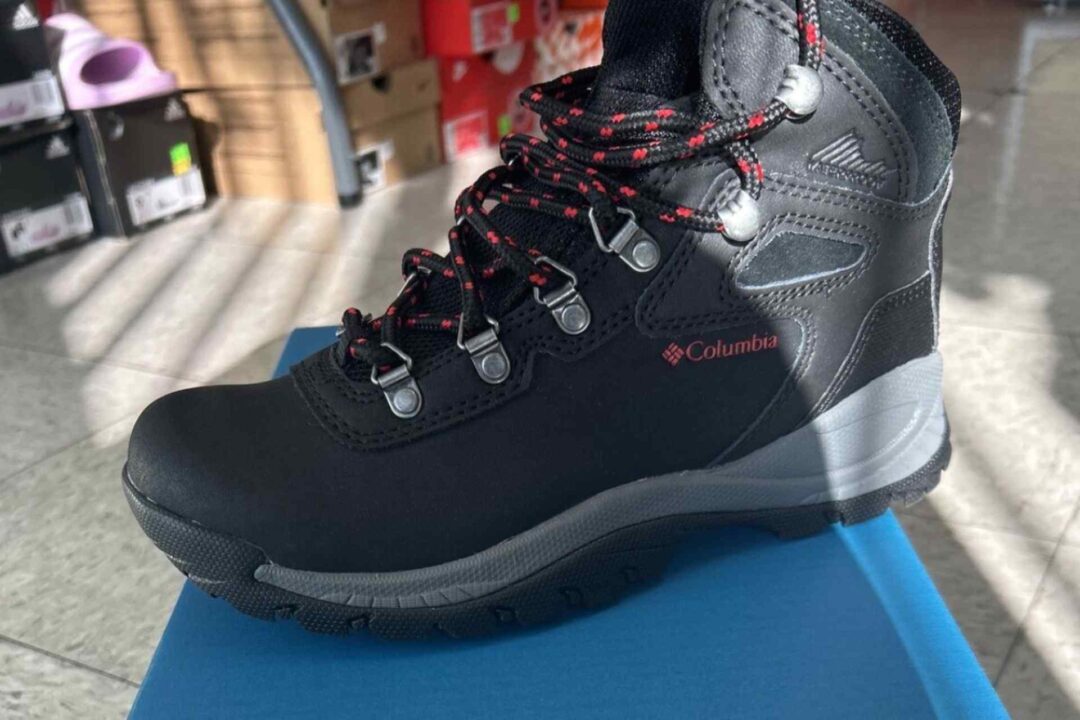 wide fit walking boots