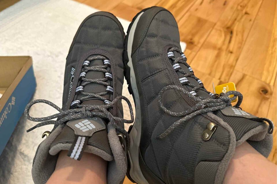 23 Best Hiking Boots for Flat Feet Women (Super Comfy!) 2023