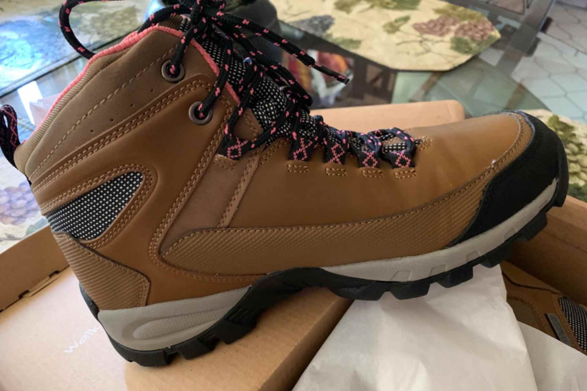 23 Best Hiking Boots for Flat Feet Women (Super Comfy!) 2023