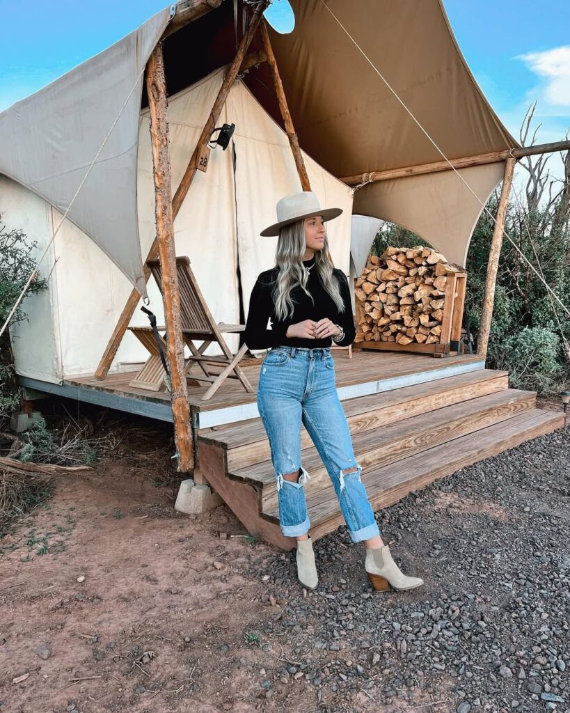 CAMPING OUTFITS